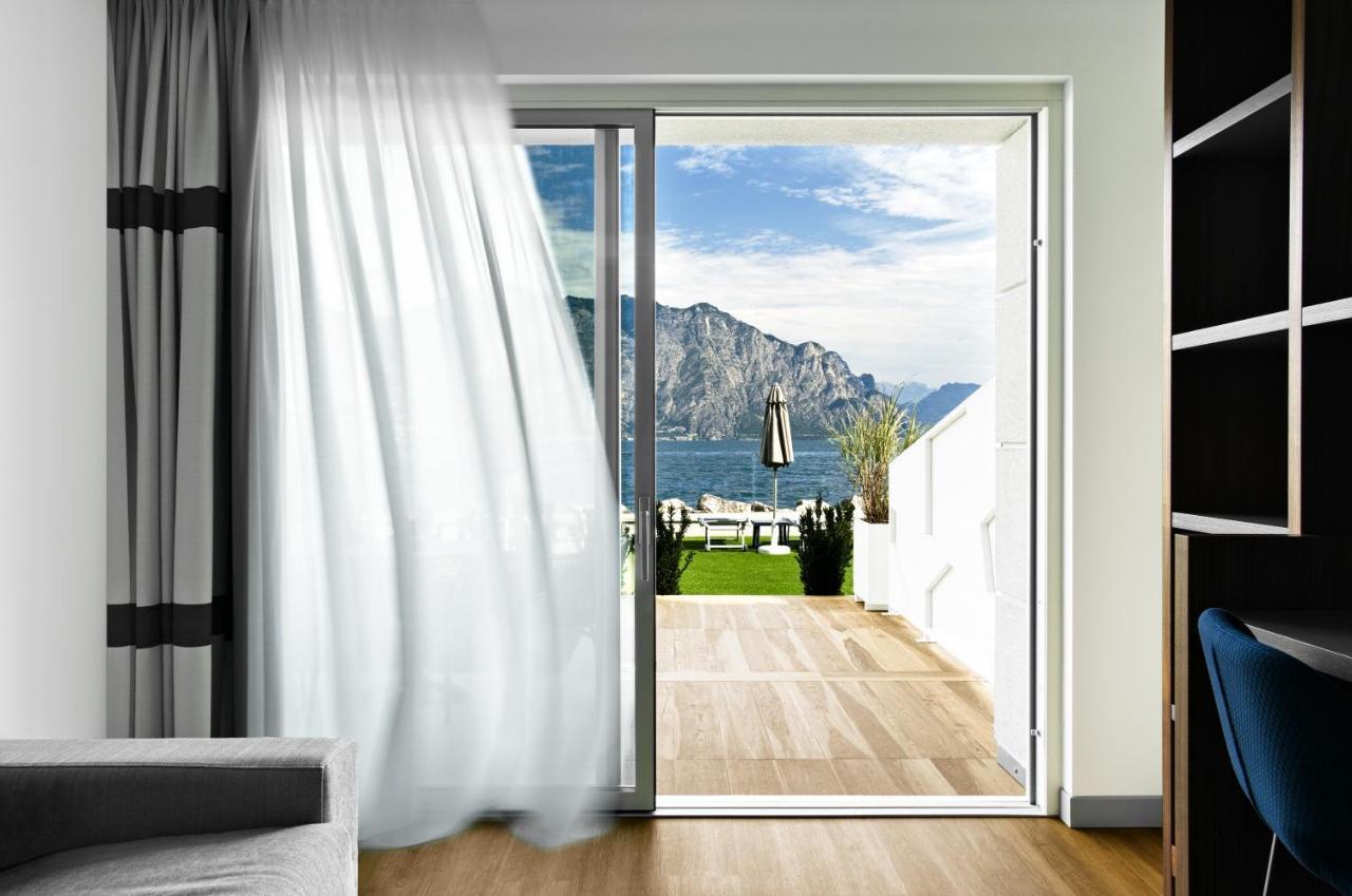 Hotel Castello Lake Front 말세진느 외부 사진
