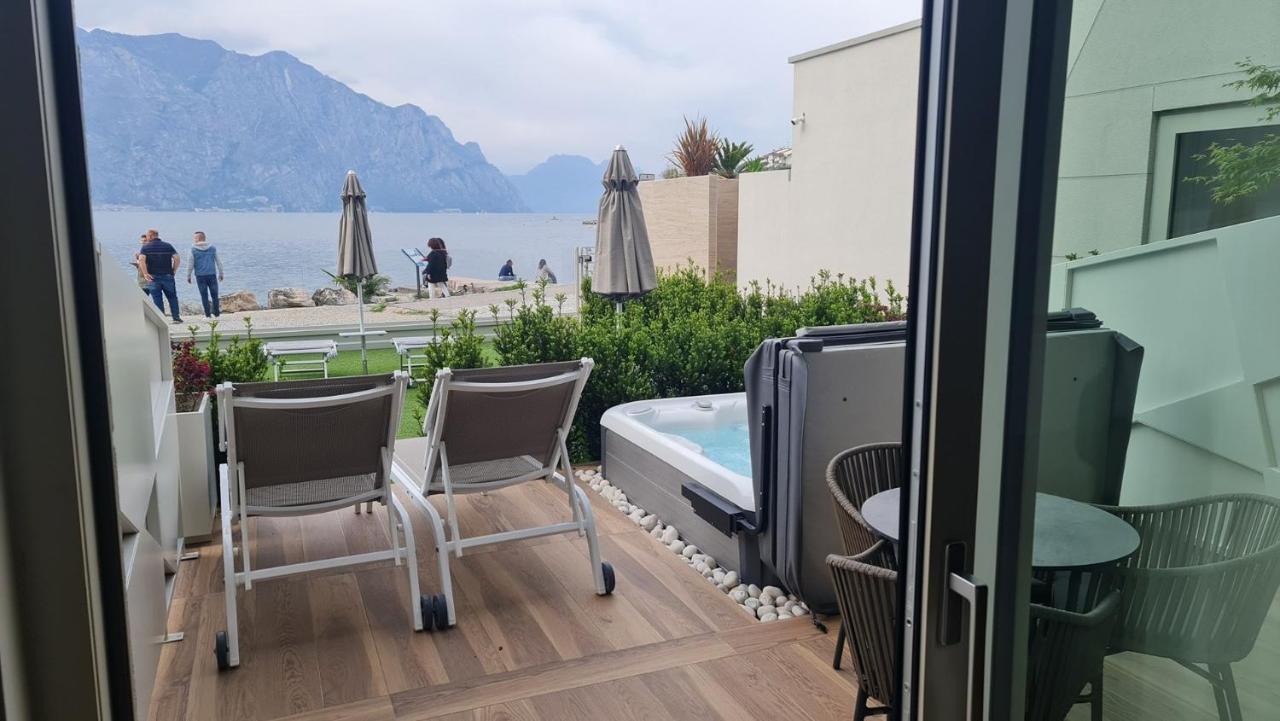 Hotel Castello Lake Front 말세진느 외부 사진