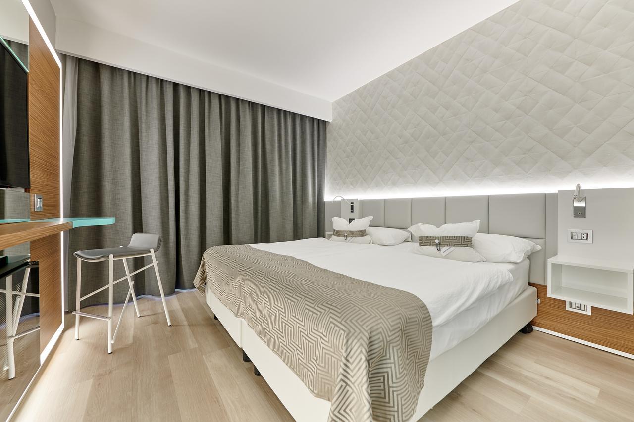 Hotel Castello Lake Front 말세진느 외부 사진