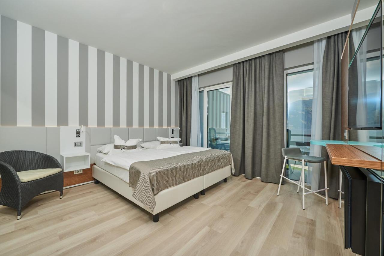 Hotel Castello Lake Front 말세진느 외부 사진